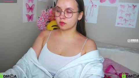 Lily online show from 10-08-25, 12:03