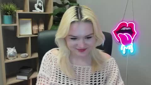 Lily online show from 03-18-26, 07:22