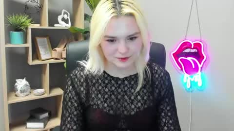 Lily online show from 04-23-26, 12:29