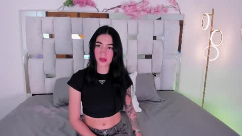 Snapshot of lilytarazona chatting on 07-27-26, 06:59 L I L Y online show from 07-27-26, 06:59