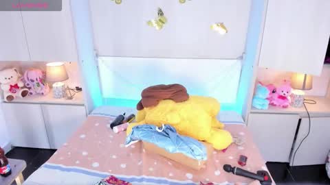 lilywhitee1 online show from 03-07-26, 06:21