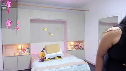 lilywhitee1 online show from 04-21-26, 04:08