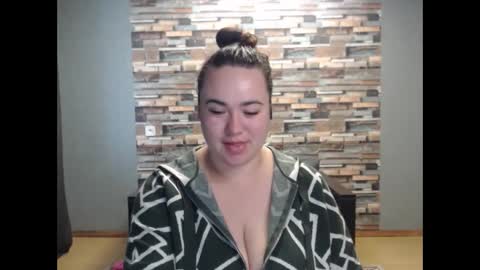 Snapshot of limalagris chatting on 10-30-25, 06:15 busty princess online show from 10-30-25, 06:15