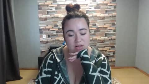 Snapshot of limalagris chatting on 11-02-25, 11:01 busty princess online show from 11-02-25, 11:01