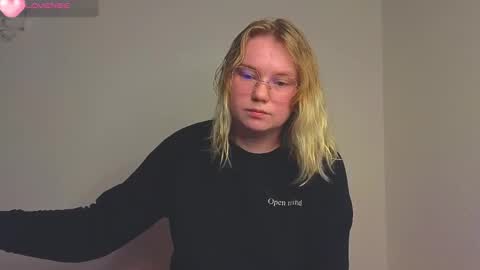 lime cat online show from 11-17-25, 02:06