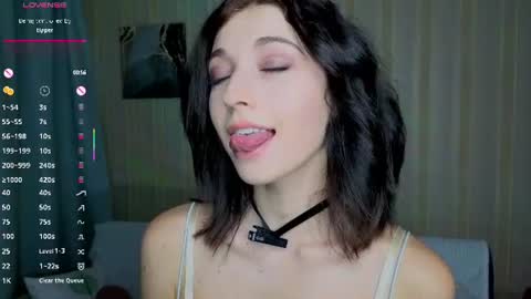 Snapshot of lina_leum chatting on 07-04-26, 02:12 Lina online show from 07-04-26, 02:12