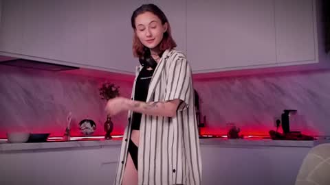 Lina -  online show from 12-14-24, 11:18