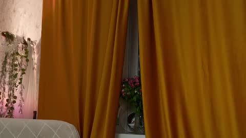 Lina -  online show from 02-10-25, 05:09