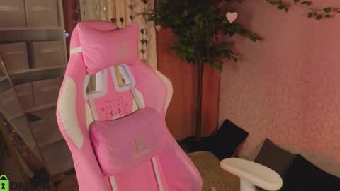 Snapshot of lina_reeds chatting on 02-11-26, 01:10 LINA online show from 02-11-26, 01:10