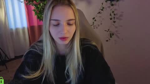 LINA online show from 05-15-26, 02:29