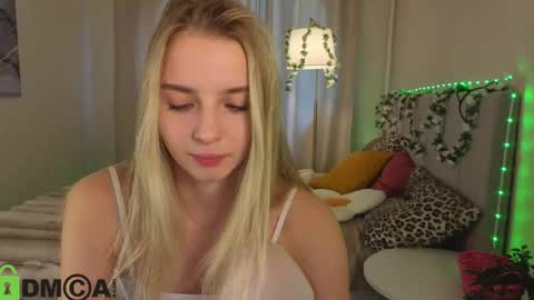 LINA online show from 05-25-26, 01:11