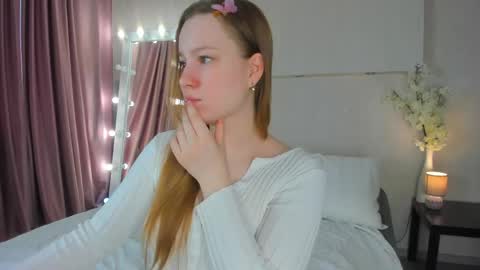Lina online show from 05-11-26, 01:11