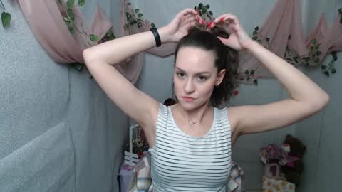 Lina online show from 12-24-24, 09:50