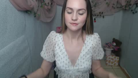 Lina online show from 01-07-25, 09:29