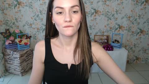 Lina online show from 02-04-25, 09:49