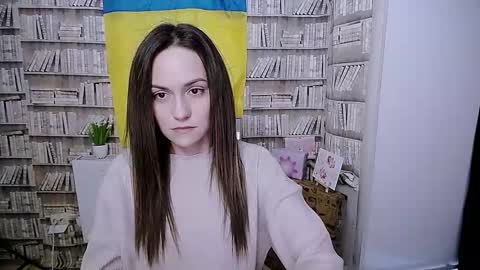 Lina online show from 09-28-25, 07:47