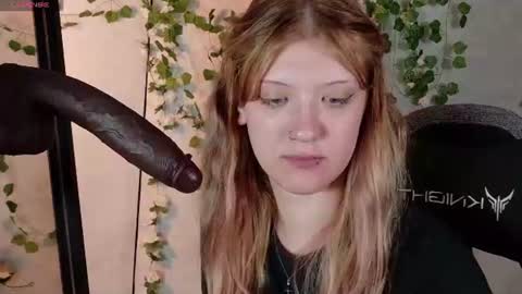 Snapshot of lina_vi chatting on 07-21-26, 08:33 Lina online show from 07-21-26, 08:33