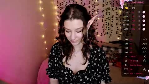 Lina online show from 10-30-25, 08:16