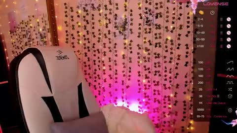 Snapshot of linablossom chatting on 02-28-26, 08:04 Lina online show from 02-28-26, 08:04