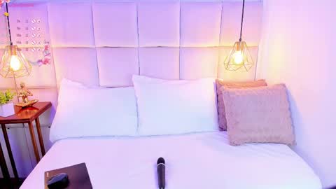 LinaGlam online show from 02-18-25, 10:36