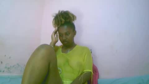 Snapshot of linah1123 chatting on 09-29-25, 06:46 linah1123 online show from 09-29-25, 06:46