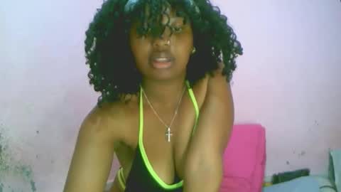 Snapshot of linah1123 chatting on 10-08-25, 05:27 linah1123 online show from 10-08-25, 05:27
