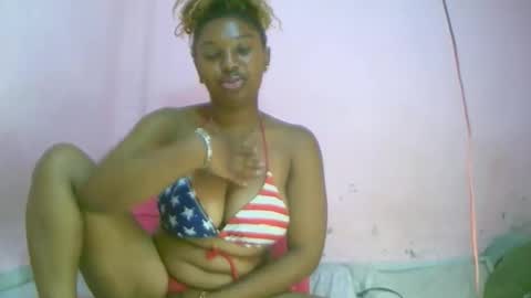 Snapshot of linah1123 chatting on 10-13-25, 11:38 linah1123 online show from 10-13-25, 11:38