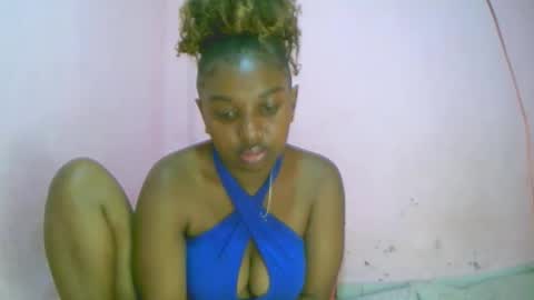 Snapshot of linah1123 chatting on 10-17-25, 09:12 linah1123 online show from 10-17-25, 09:12