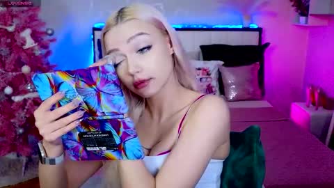 I am Lina online show from 01-12-26, 06:35