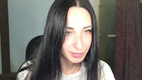 Snapshot of linalivee chatting on 11-20-25, 06:18 LinaLivee online show from 11-20-25, 06:18