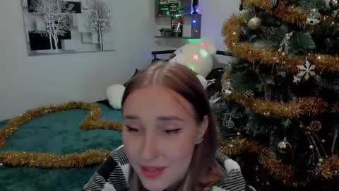 Lina online show from 12-20-24, 11:26