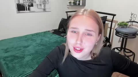 Lina online show from 01-30-25, 08:53