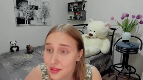 Lina online show from 03-11-25, 12:33