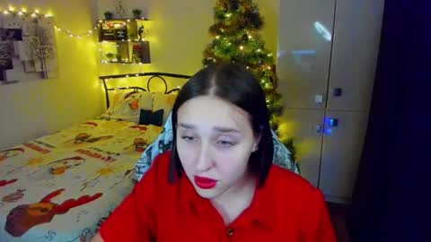 Lina online show from 12-20-25, 10:39