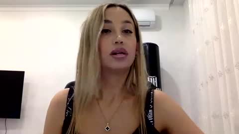 linavora online show from 11-22-25, 07:46