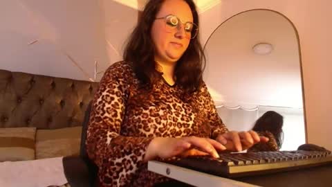LINCE online show from 05-26-26, 01:40