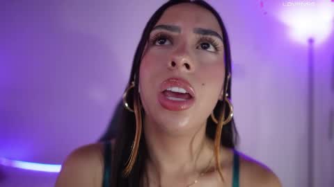 Snapshot of lincy_rios chatting on 05-15-26, 02:13 Lincy Rios online show from 05-15-26, 02:13