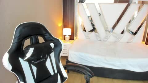  Linda  online show from 04-12-26, 02:55