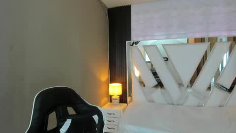  Linda  online show from 04-19-26, 01:43