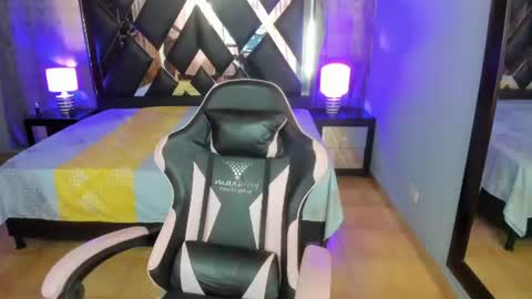  Linda  online show from 07-25-26, 06:16