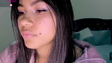 Snapshot of linda_alana chatting on 02-08-25, 01:54 Alana online show from 02-08-25, 01:54