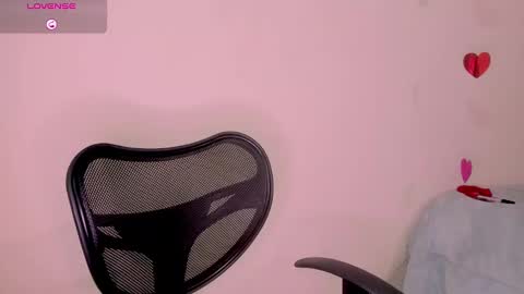 Snapshot of linda_alana chatting on 02-19-25, 12:25 Alana online show from 02-19-25, 12:25
