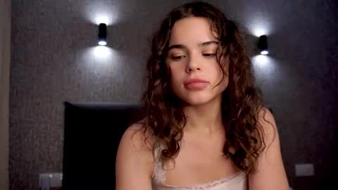 Linda online show from 11-08-25, 01:44