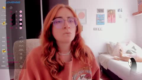 Snapshot of linda_giggle chatting on 12-13-24, 05:10 Giggles online show from 12-13-24, 05:10