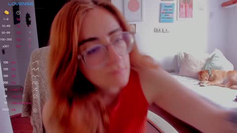 Snapshot of linda_giggle chatting on 01-09-25, 02:18 Giggles online show from 01-09-25, 02:18