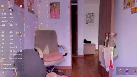 Snapshot of linda_giggle chatting on 09-24-25, 02:09 Giggles online show from 09-24-25, 02:09