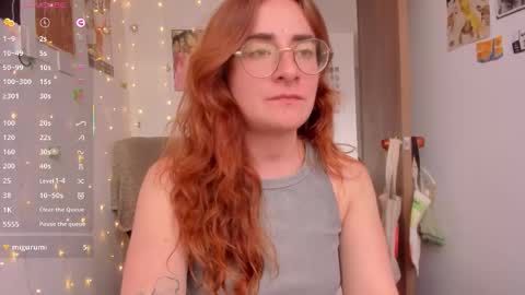 Snapshot of linda_giggle chatting on 10-13-25, 04:07 Giggles online show from 10-13-25, 04:07