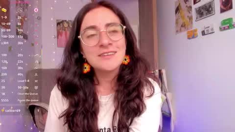 Snapshot of linda_giggle chatting on 10-17-25, 03:36 Giggles online show from 10-17-25, 03:36