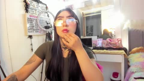 Snapshot of linda_milleer_ chatting on 06-14-26, 09:17 Lindaa maria online show from 06-14-26, 09:17