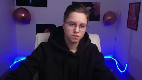 Snapshot of linda_miss_ chatting on 02-16-25, 07:15 Linda online show from 02-16-25, 07:15